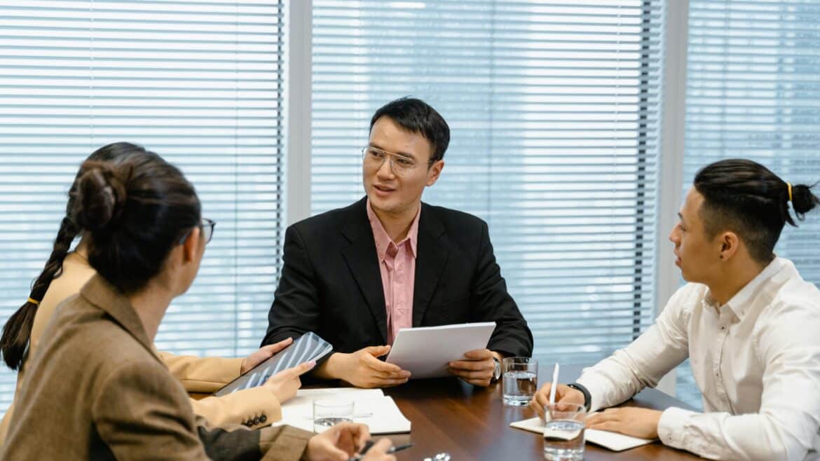 Caravel Law: How to Choose a Law Firm: A Guide